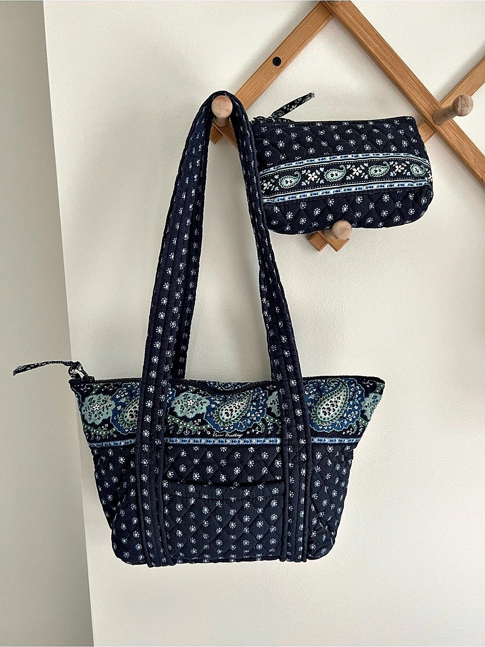 Vera Bradley Vintage Seaport Navy Paddy Tote & Cosmetic Pouch